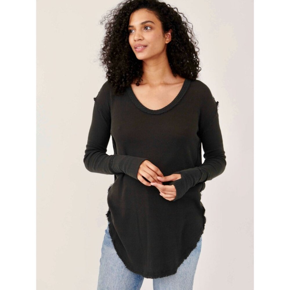 WE THE FREE Colby Long Sleeve Tee Sz XS Black VNeck Raw Edge Tunic 100% Cotton